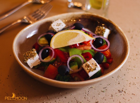 Greek salad | Order Delivery Greek salad in Chisinau | STRAUS