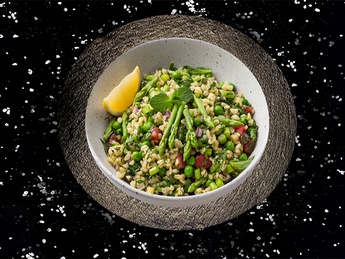 Wild rice with green peas