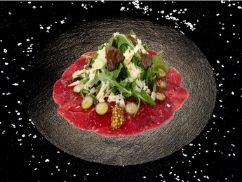 Beef carpaccio with capers and Himalayan salt
