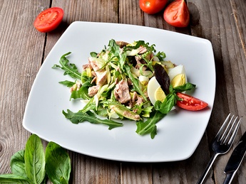 Salată cu ton și țelină