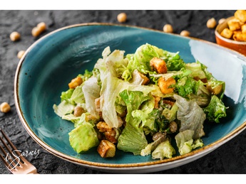 Salată Caesar vegană