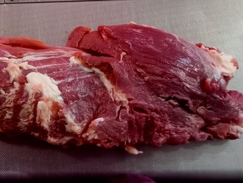Beef tenderloin (by weight 1kg)