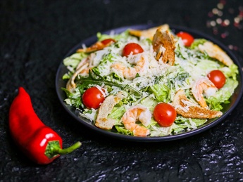 Cesar salad with shrimps